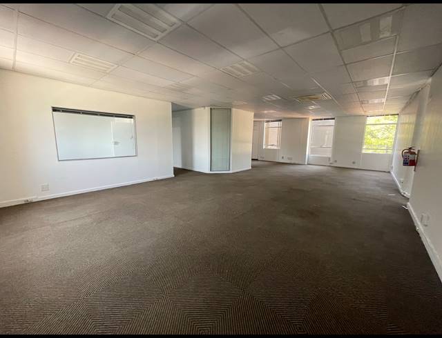 180M² OFFICE TO LET IN ROSEBANK